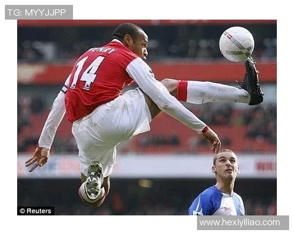 足球明星精彩瞬间顶级停球技术完美展示的高清图片合集